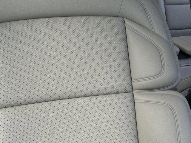 new 2025 Lincoln Navigator car, priced at $106,685