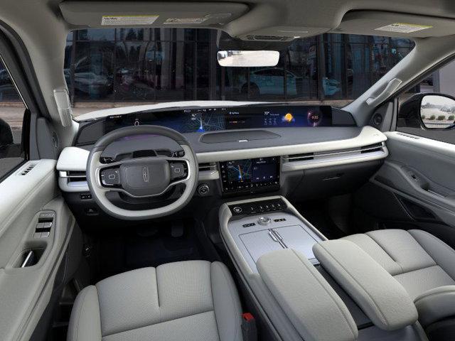 new 2025 Lincoln Navigator car, priced at $106,685
