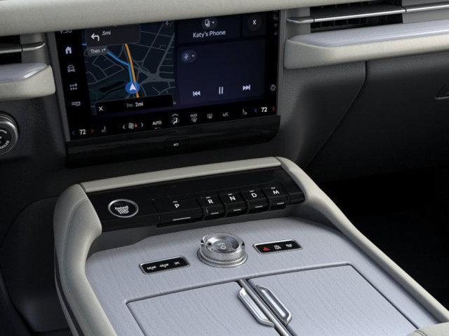 new 2025 Lincoln Navigator car, priced at $106,685