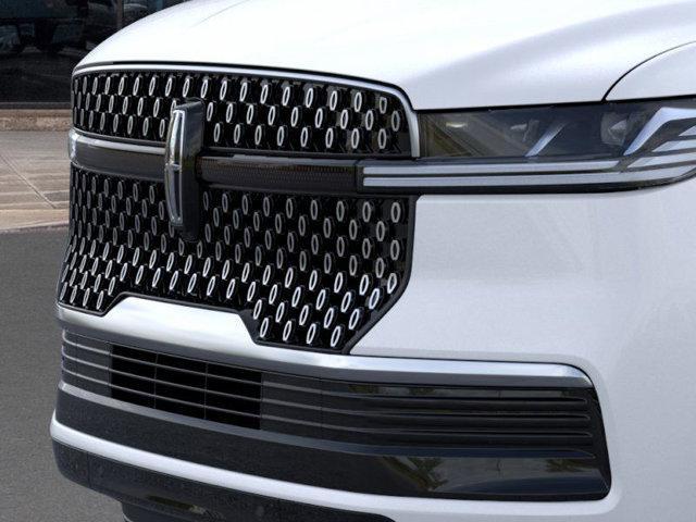 new 2025 Lincoln Navigator car, priced at $106,685