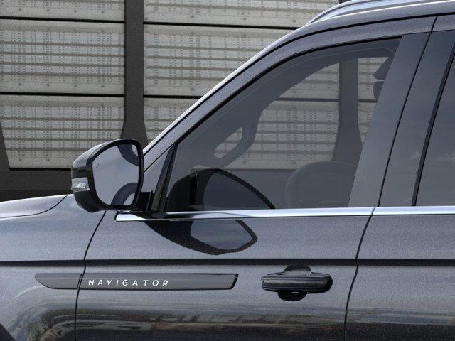new 2025 Lincoln Navigator car, priced at $122,835
