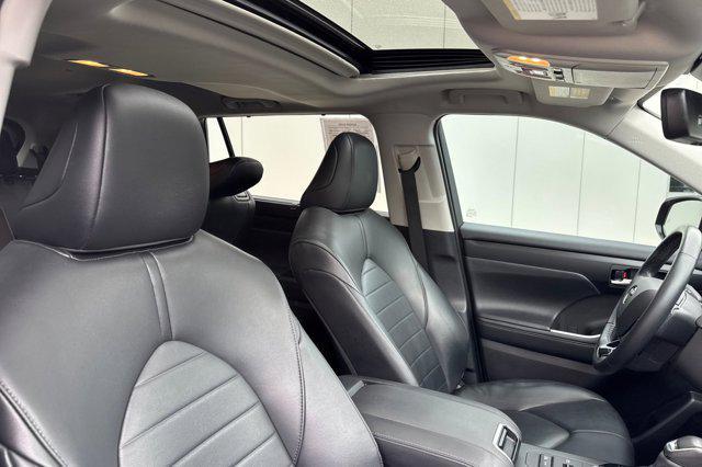 used 2020 Toyota Highlander car, priced at $28,897