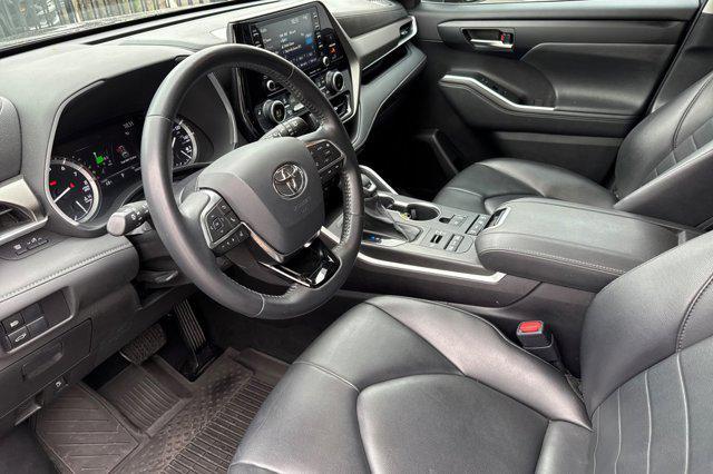 used 2020 Toyota Highlander car, priced at $28,897