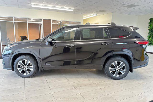 used 2020 Toyota Highlander car, priced at $28,897