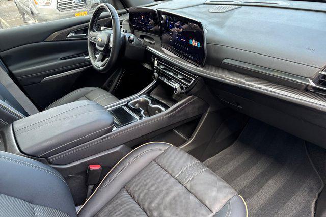 used 2025 Chevrolet Traverse car, priced at $51,497