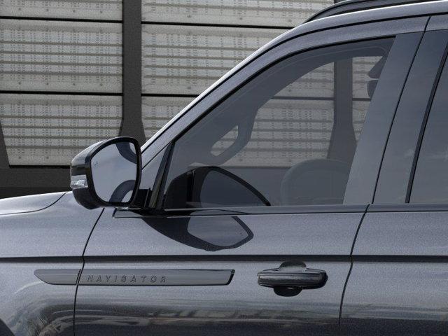 new 2025 Lincoln Navigator car, priced at $110,075