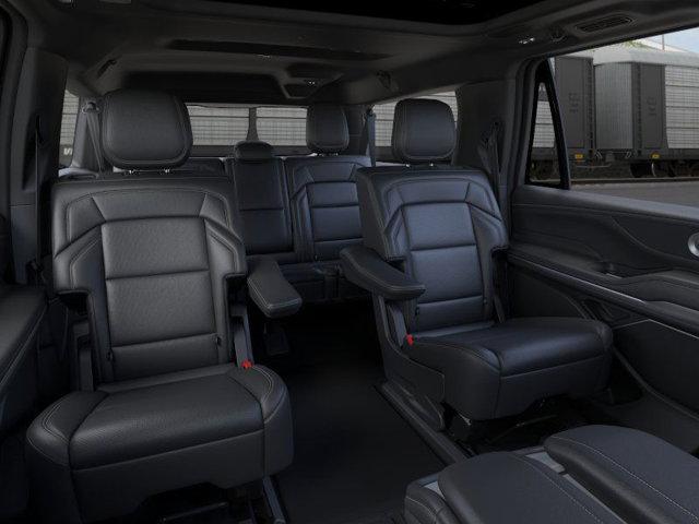 new 2025 Lincoln Navigator car, priced at $110,075