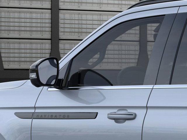new 2025 Lincoln Navigator car, priced at $110,425