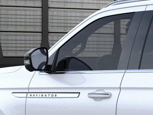 new 2025 Lincoln Navigator car, priced at $106,925