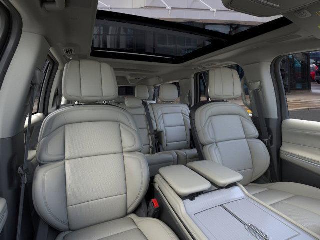 new 2025 Lincoln Navigator car, priced at $106,925