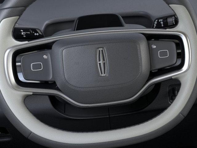 new 2025 Lincoln Navigator car, priced at $106,925