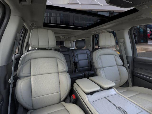 new 2025 Lincoln Navigator car, priced at $106,925