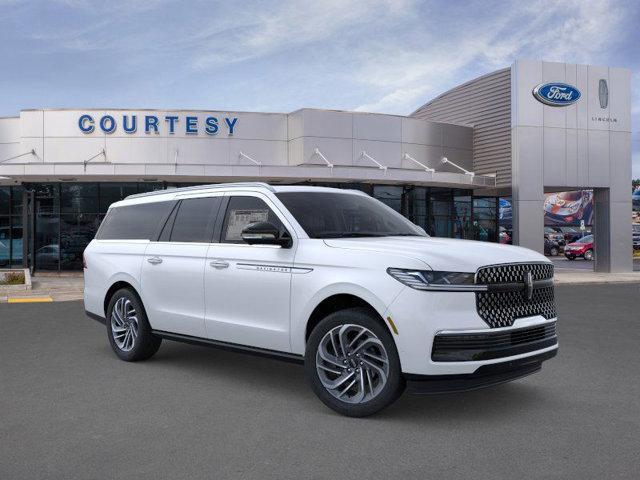 new 2025 Lincoln Navigator car, priced at $106,925