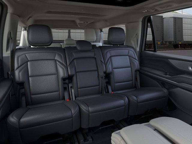 new 2025 Lincoln Navigator car, priced at $106,925