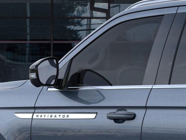 new 2025 Lincoln Navigator car, priced at $109,540