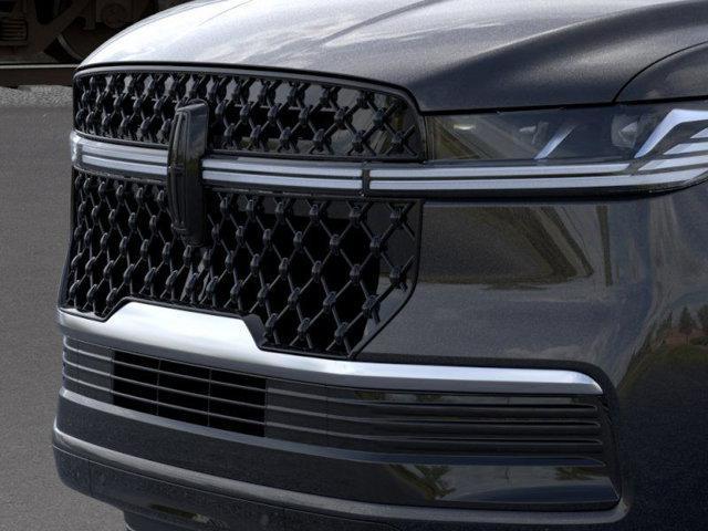 new 2025 Lincoln Navigator car, priced at $106,685