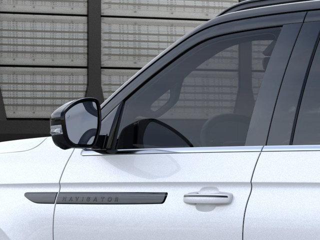 new 2025 Lincoln Navigator car, priced at $128,265