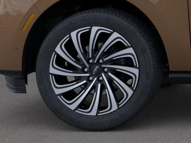 new 2025 Lincoln Navigator car, priced at $121,435