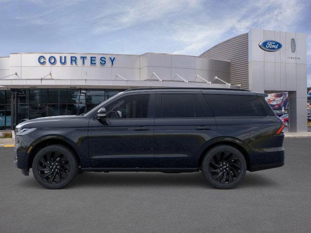 new 2025 Lincoln Navigator car, priced at $106,685