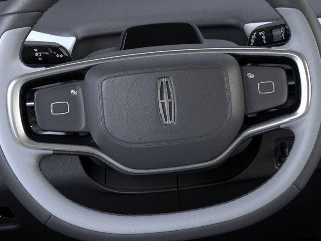 new 2025 Lincoln Navigator car, priced at $123,685
