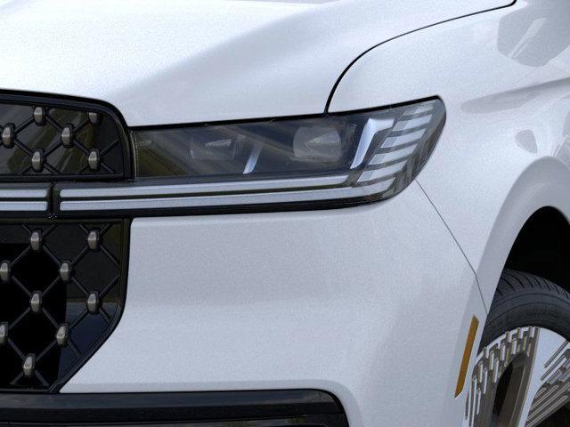 new 2025 Lincoln Navigator car, priced at $123,685