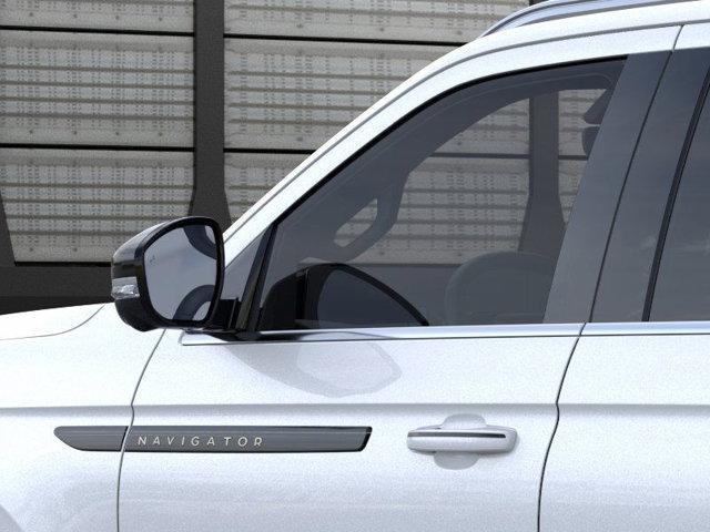new 2025 Lincoln Navigator car, priced at $123,685