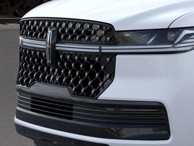 new 2025 Lincoln Navigator car, priced at $123,685