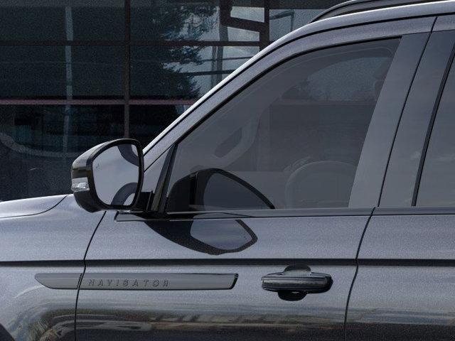 new 2025 Lincoln Navigator car, priced at $112,425