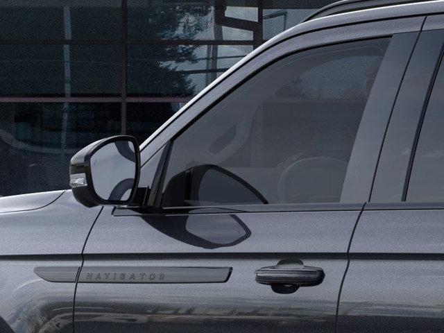 new 2025 Lincoln Navigator car, priced at $110,185