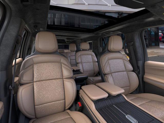 new 2025 Lincoln Navigator car, priced at $122,835