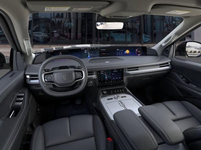 new 2025 Lincoln Navigator car, priced at $105,825