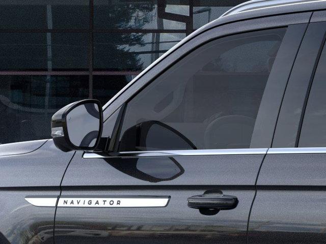 new 2025 Lincoln Navigator car, priced at $105,825
