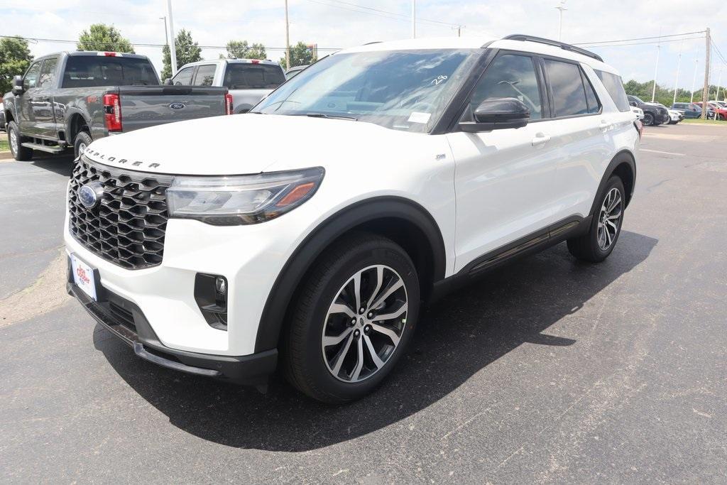 new 2025 Ford Explorer car, priced at $45,382