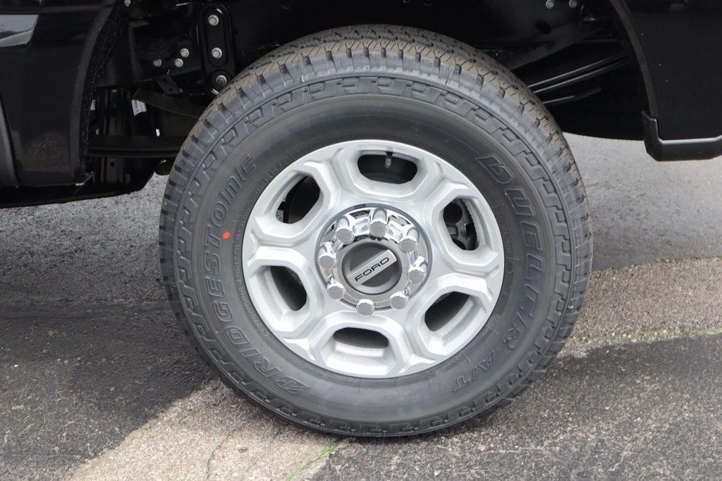 new 2025 Ford F-250 car, priced at $65,618