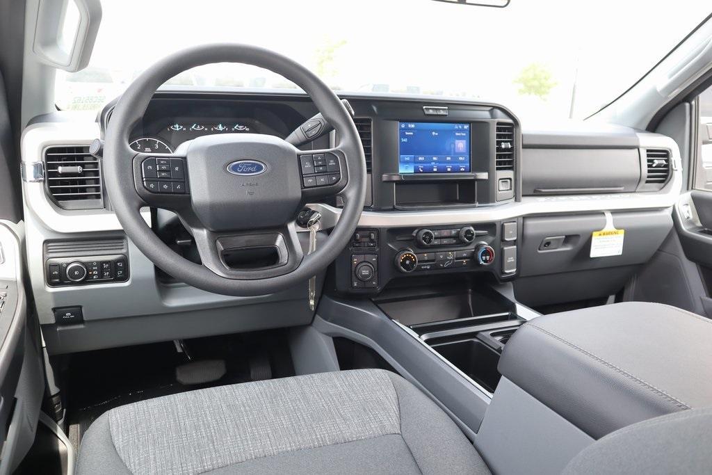 new 2025 Ford F-250 car, priced at $65,618