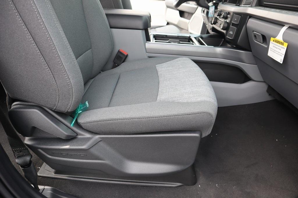 new 2025 Ford F-250 car, priced at $65,618