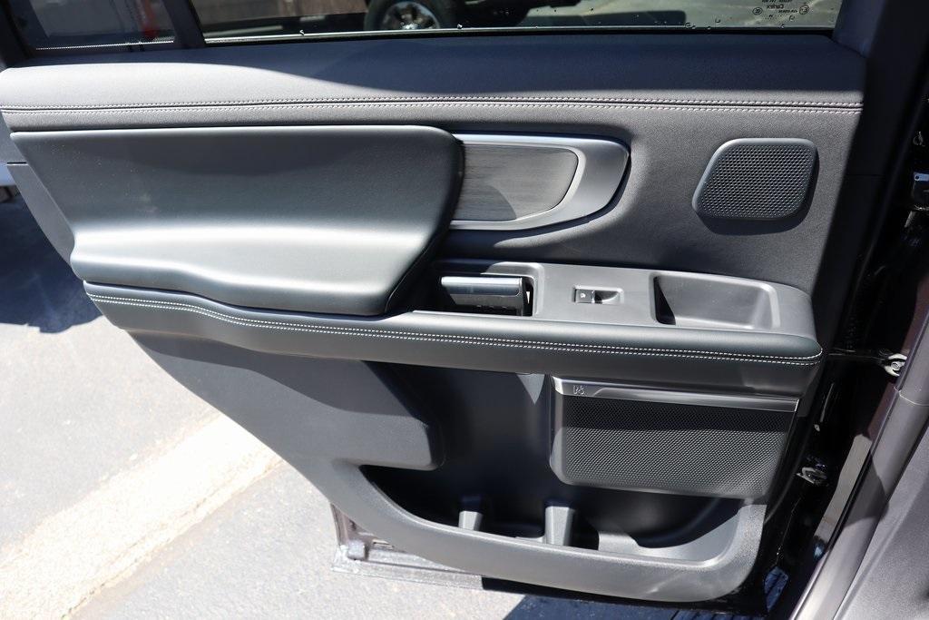 new 2025 Ford Expedition car, priced at $79,825