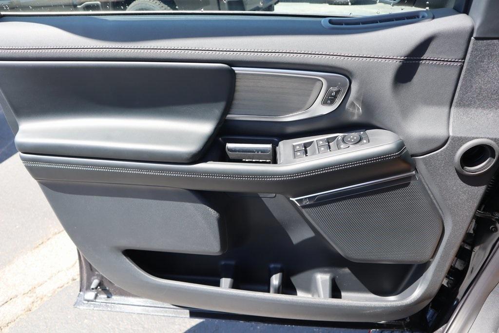 new 2025 Ford Expedition car, priced at $79,825