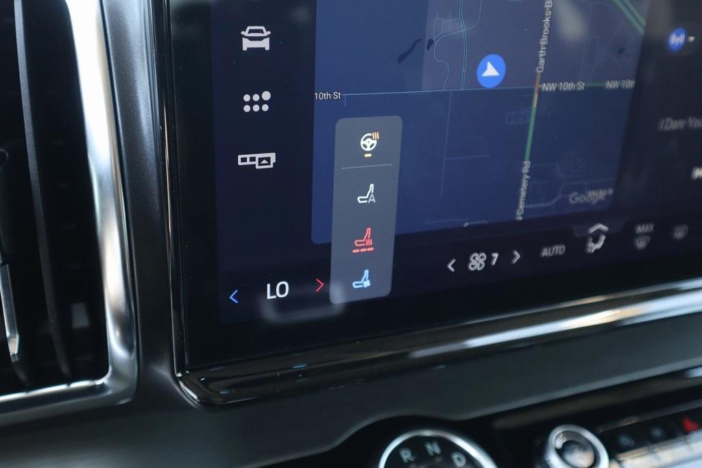 new 2025 Ford Expedition car, priced at $79,825