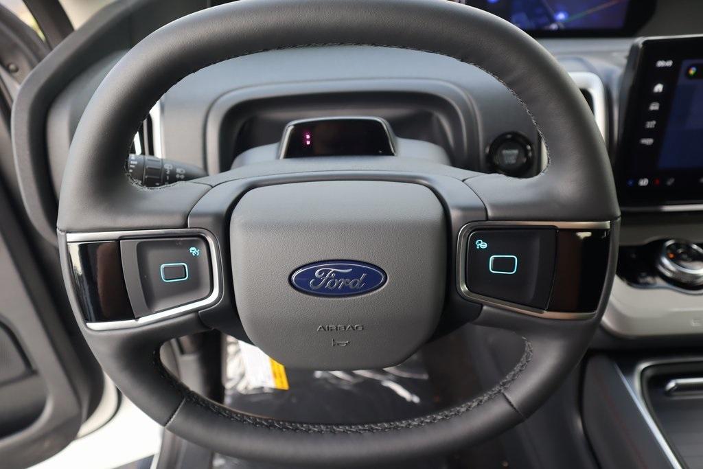 new 2025 Ford Expedition car, priced at $69,325