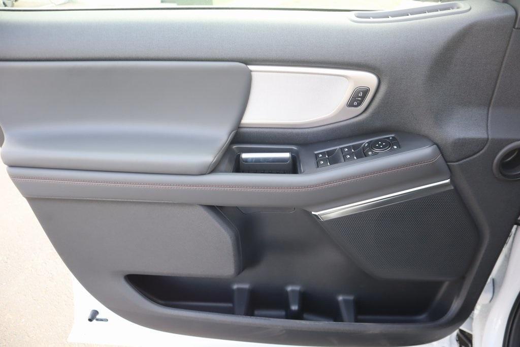 new 2025 Ford Expedition car, priced at $69,325