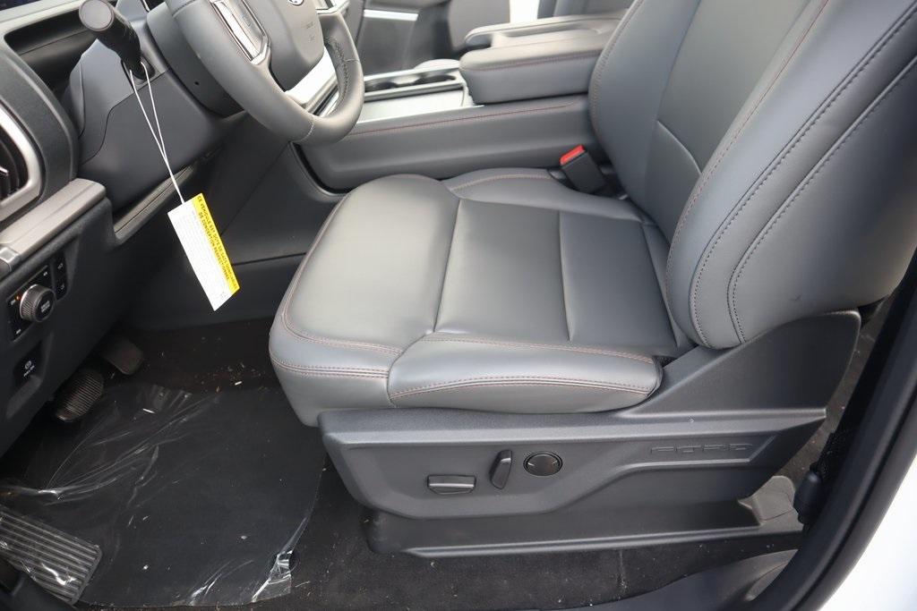 new 2025 Ford Expedition car, priced at $69,325