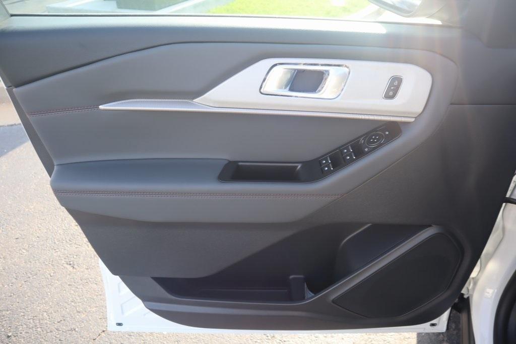 new 2025 Ford Explorer car, priced at $46,154