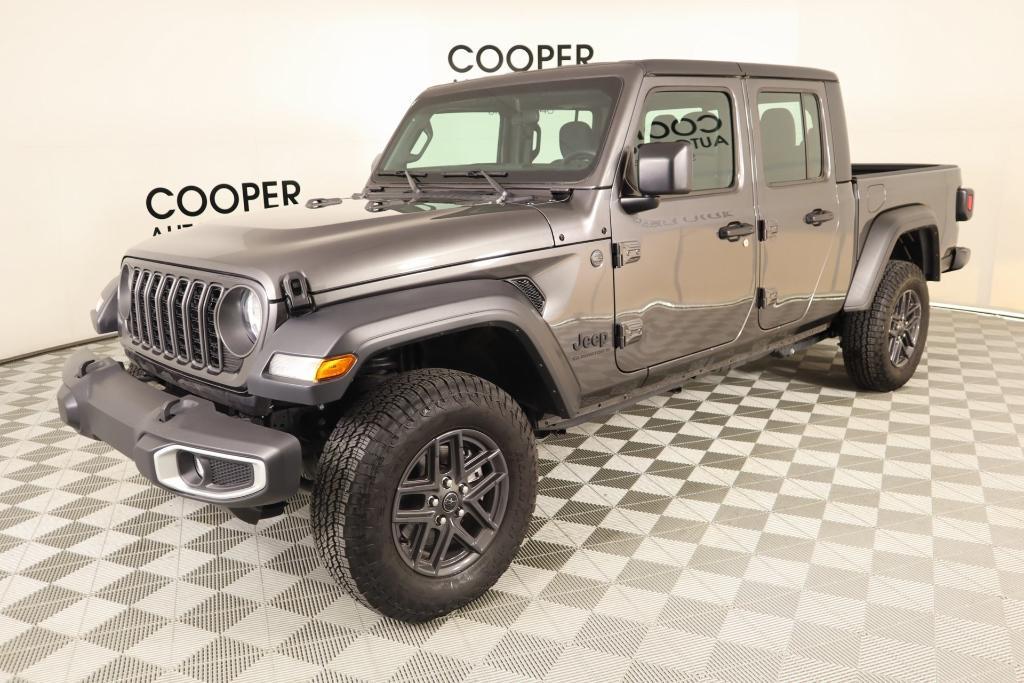 used 2024 Jeep Gladiator car, priced at $34,897