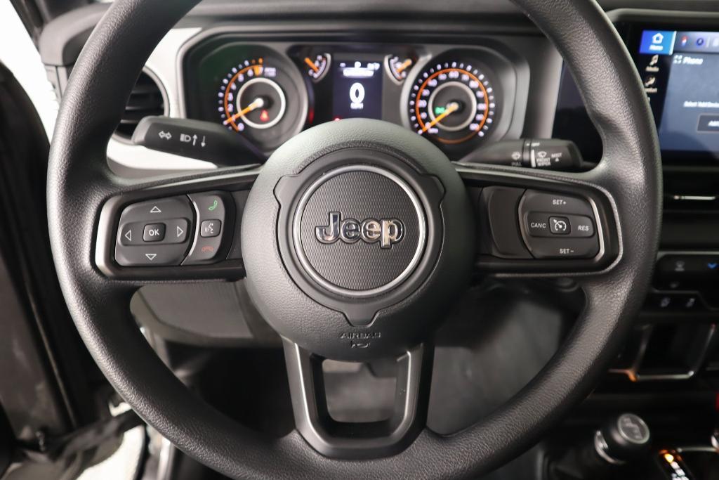 used 2024 Jeep Gladiator car, priced at $34,897
