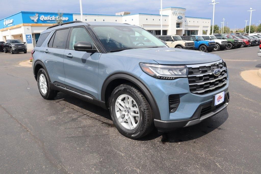 new 2025 Ford Explorer car, priced at $41,359