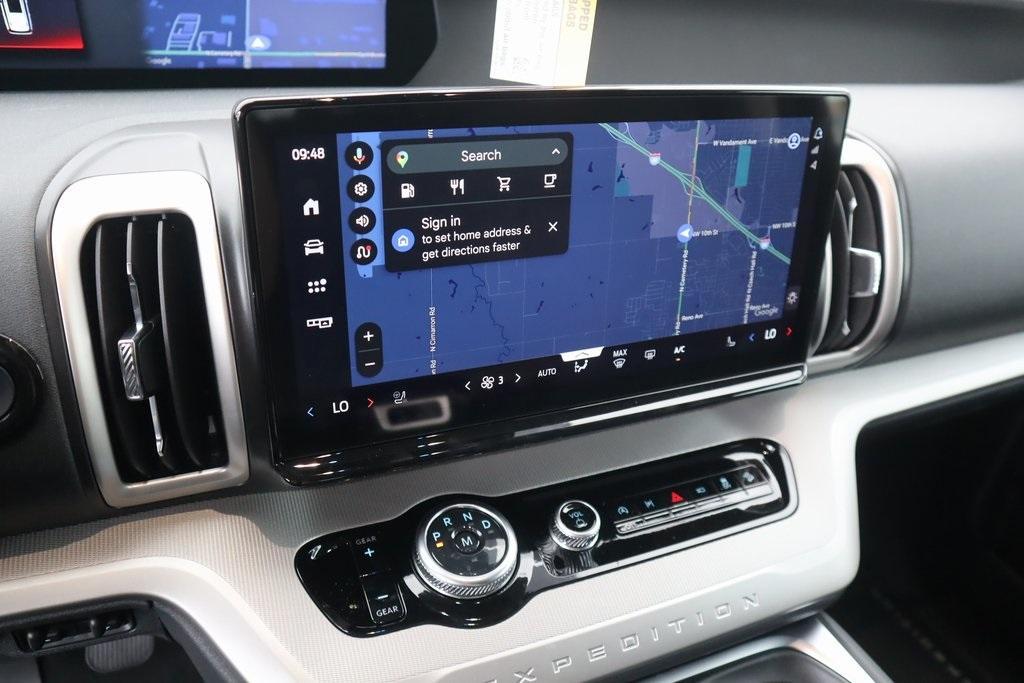 new 2025 Ford Expedition car, priced at $70,010