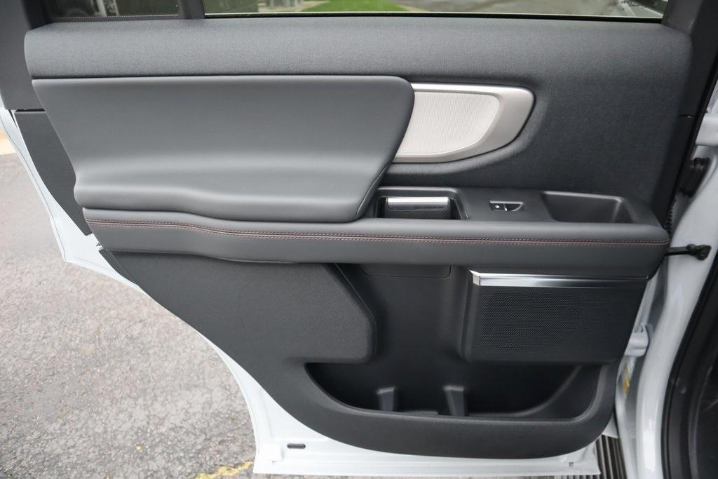 new 2025 Ford Expedition car, priced at $70,010