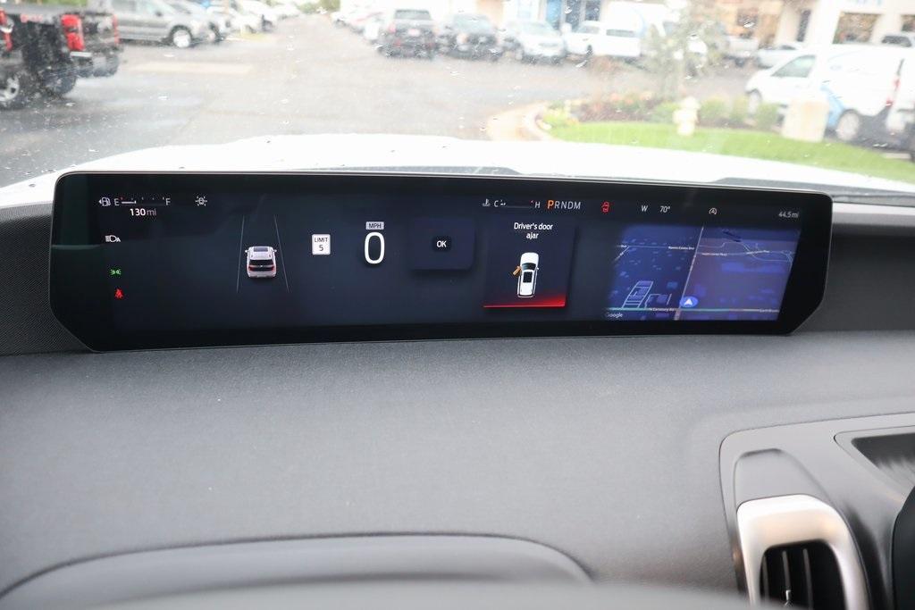 new 2025 Ford Expedition car, priced at $70,010