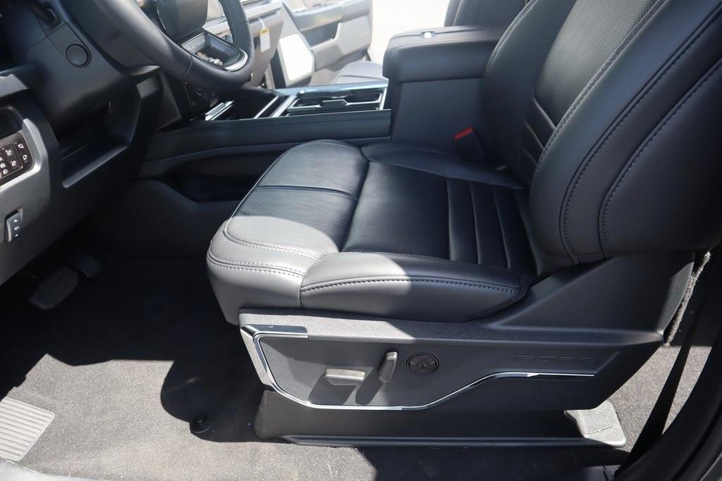new 2025 Ford F-250 car, priced at $86,912